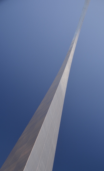 a section of the Gateway Arch at an angle from the bottom